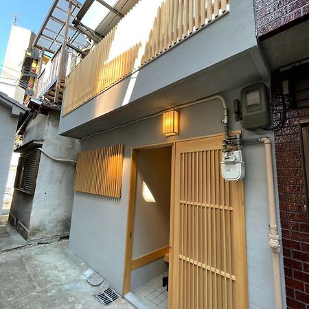 Tamatsukan 玉津館, Kansai Airport 關西空港 57 Mins, Namba 6 Mins, Nihonbashi 4 Mins, Universal Studio 37 Mins, Nara 30 Mins, Walk Jr Tsuruhashi 7 Mins, Early Check In 大阪市 エクステリア 写真
